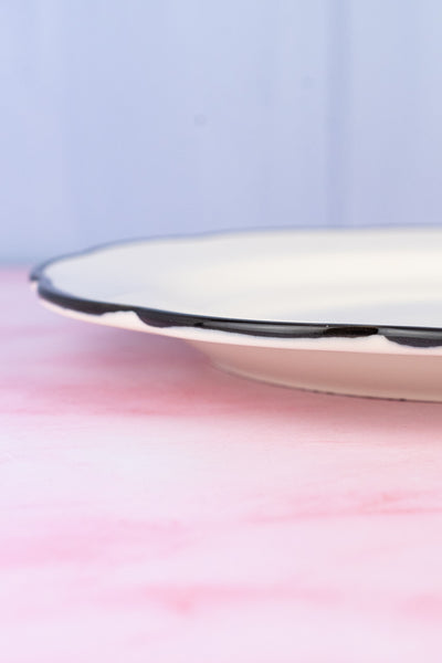 Black Band Scallop Edge Dinner Plate