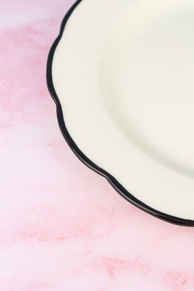 Black Band Scallop Edge Dinner Plate