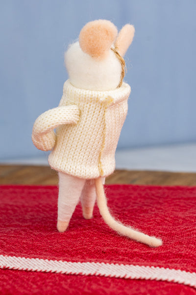 Heart Sweater Hazel Mouse