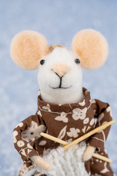 Knitting Nora Mouse Ornament