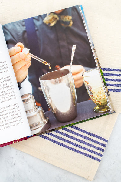 Paris Cocktails Book, 2nd Edition : An Elegant Collection of Over 100 Recipes Inspired by the City of Light