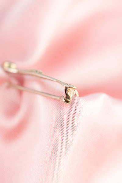 Antique American White Gold Filigree Pin