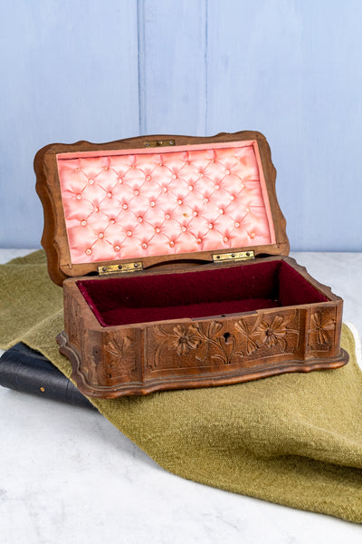 Antique Swiss Fôret Noir Edelweiss Wooden Box