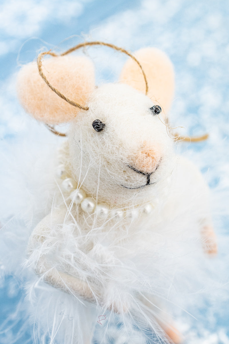 Fiona Feathers & Pearls Mouse Ornament