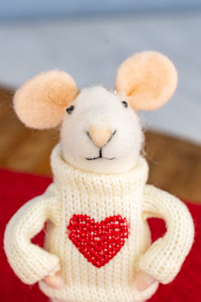 Heart Sweater Hazel Mouse