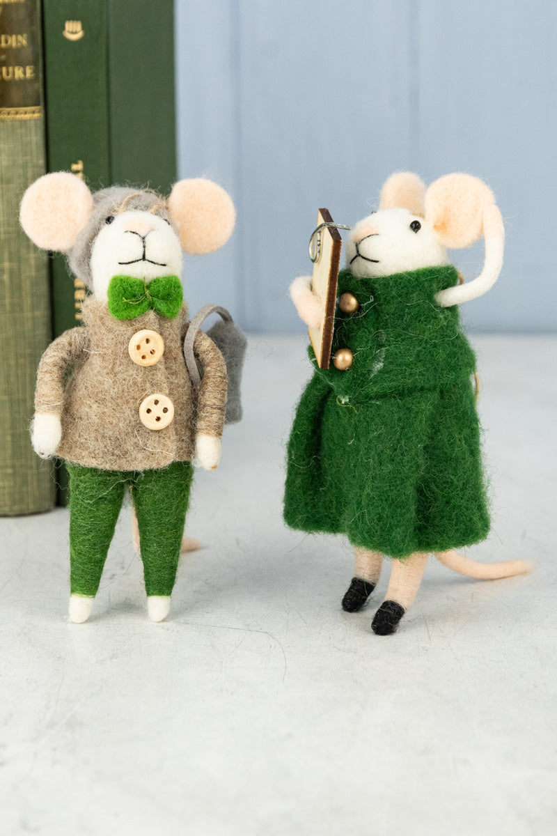 Organizing Olivia & Bowtie Barnaby Mouse