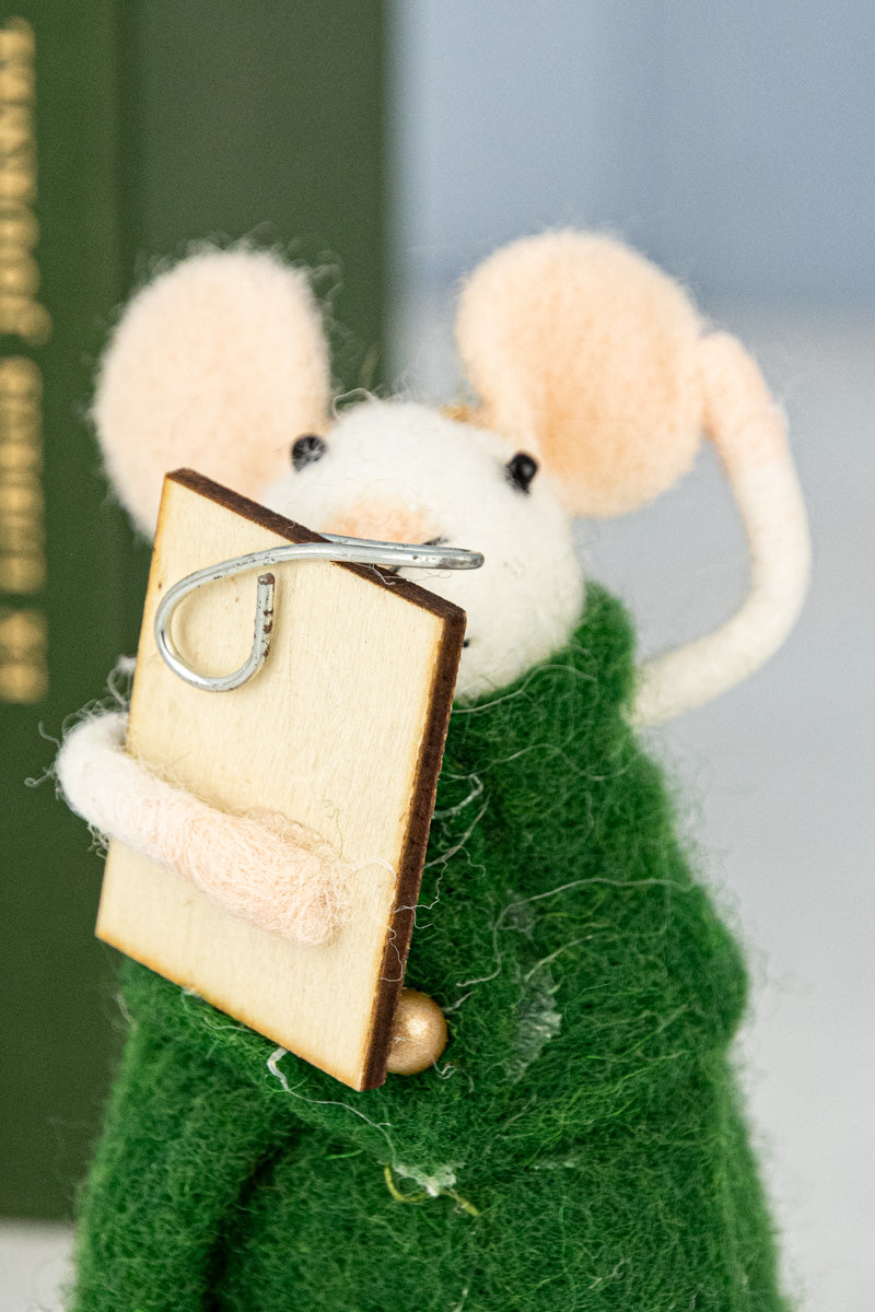 Organizing Olivia & Bowtie Barnaby Mouse