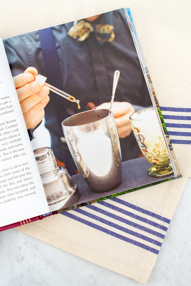 Paris Cocktails Book, 2nd Edition : An Elegant Collection of Over 100 Recipes Inspired by the City of Light