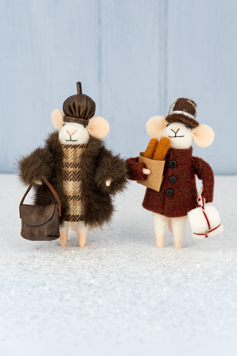 Sable-Swathed Svetlana & Baguette Benoit Mouse