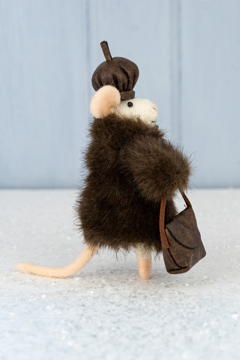 Sable-Swathed Svetlana & Baguette Benoit Mouse
