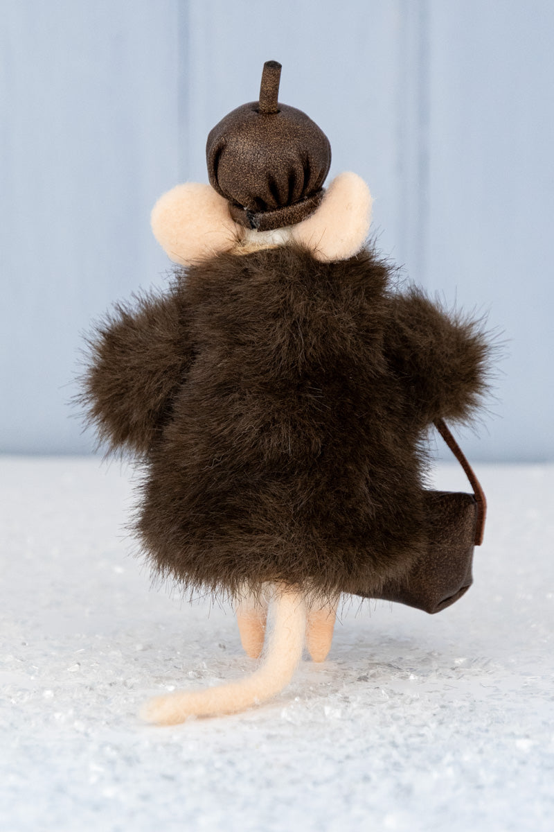 Sable-Swathed Svetlana & Baguette Benoit Mouse