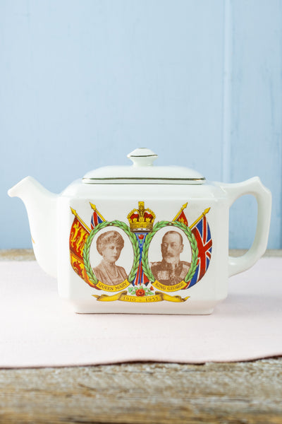 Vintage 1935 Silver Jubilee Teapot