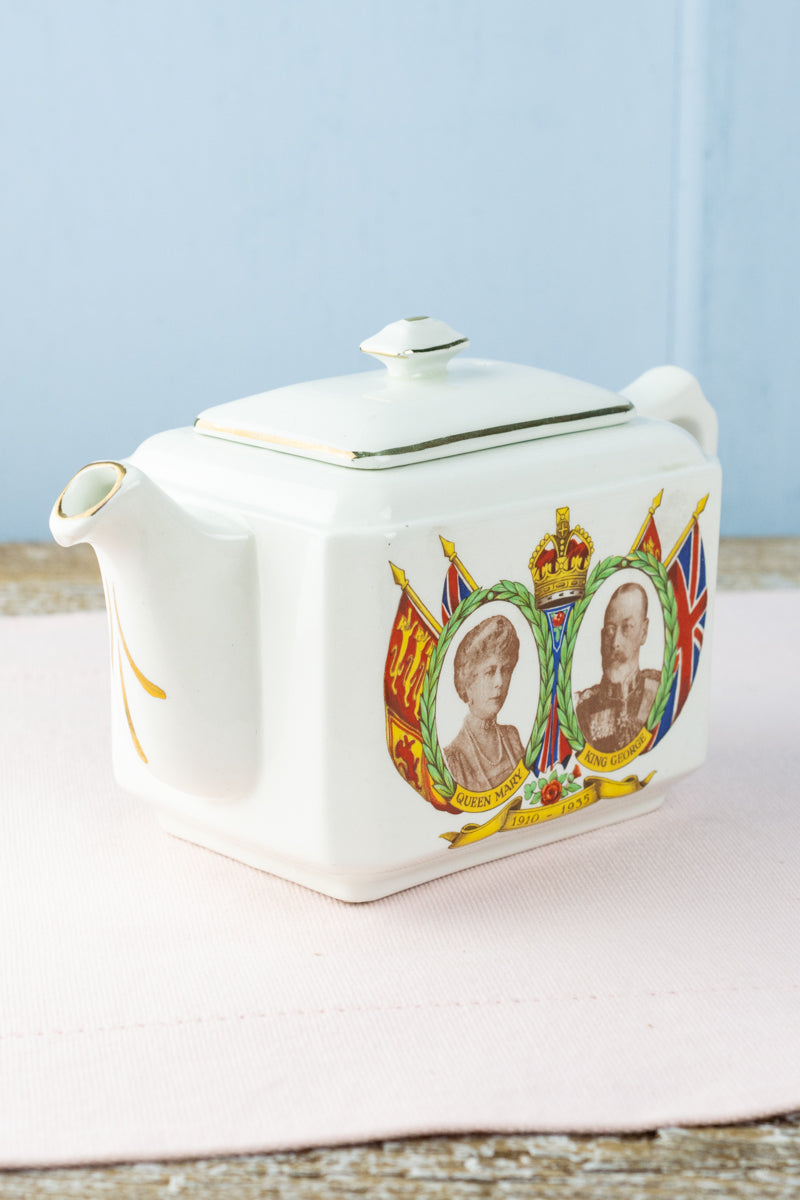 Vintage 1935 Silver Jubilee Teapot