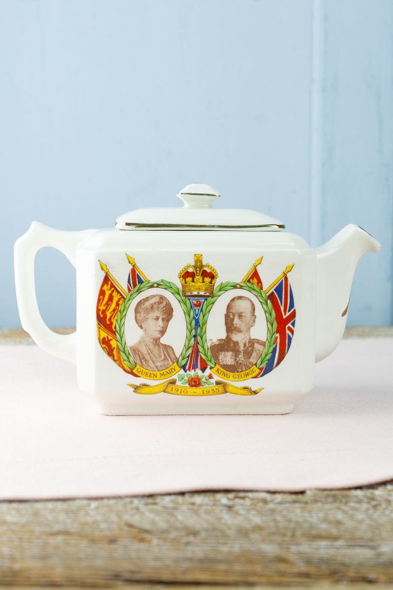 Vintage 1935 Silver Jubilee Teapot