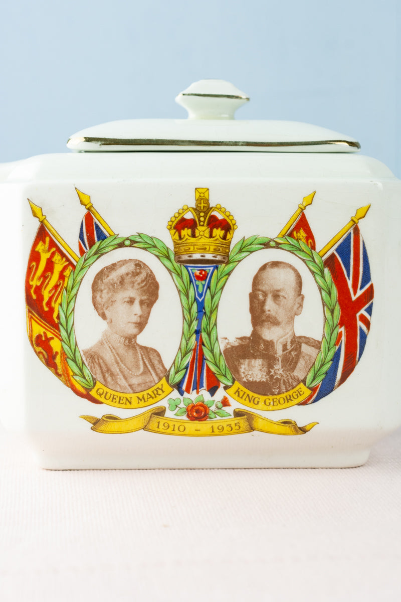 Vintage 1935 Silver Jubilee Teapot