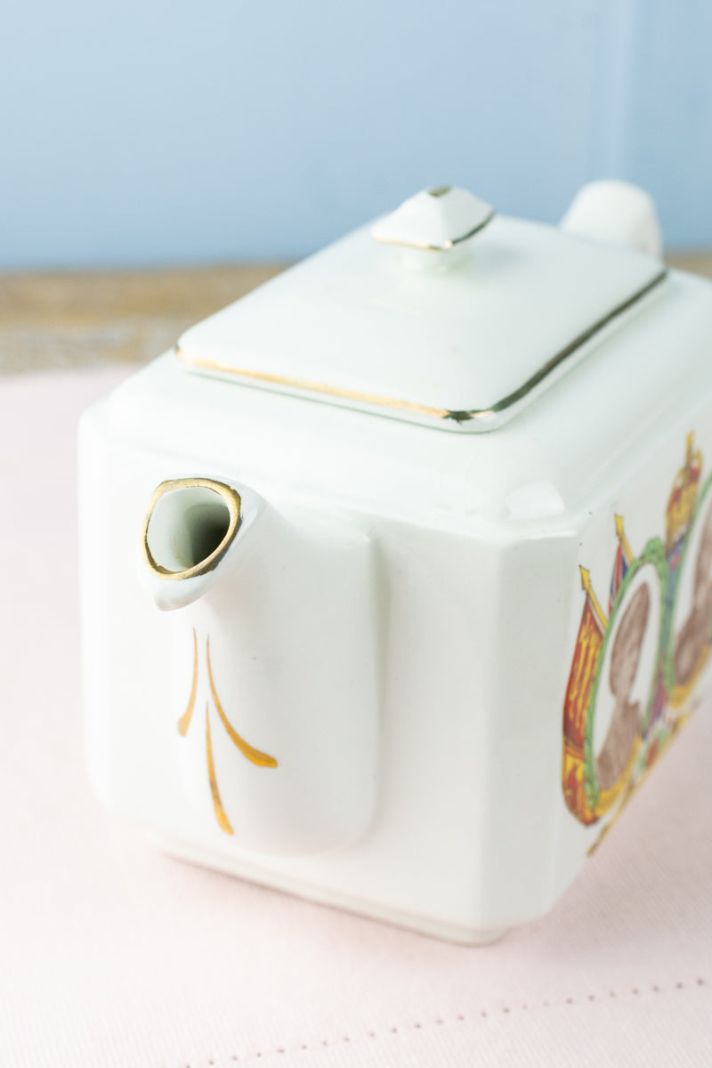 Vintage 1935 Silver Jubilee Teapot