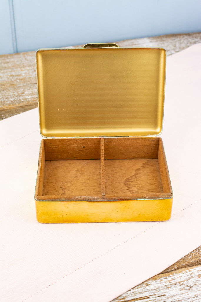Antique Brass Paisley Cigarette Case (Regular Size Cigarettes)