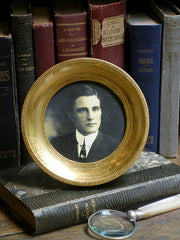 Round Gold Leaf Frame